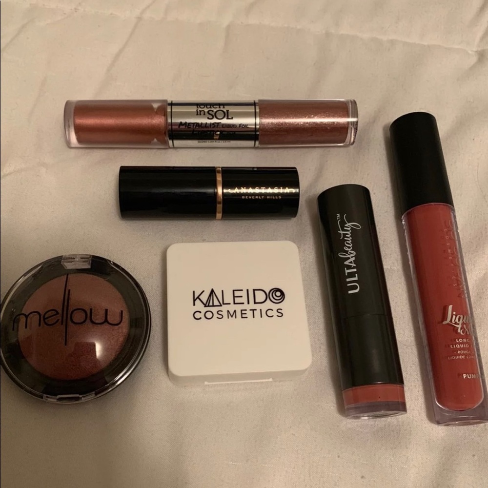 Makeup bundle